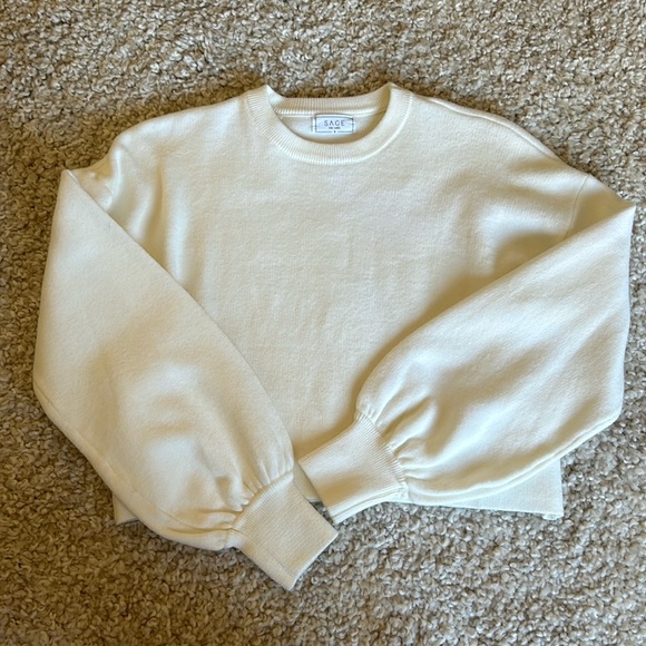 Bright white, cropped winter sweater. Never worn! - Picture 3 of 6
